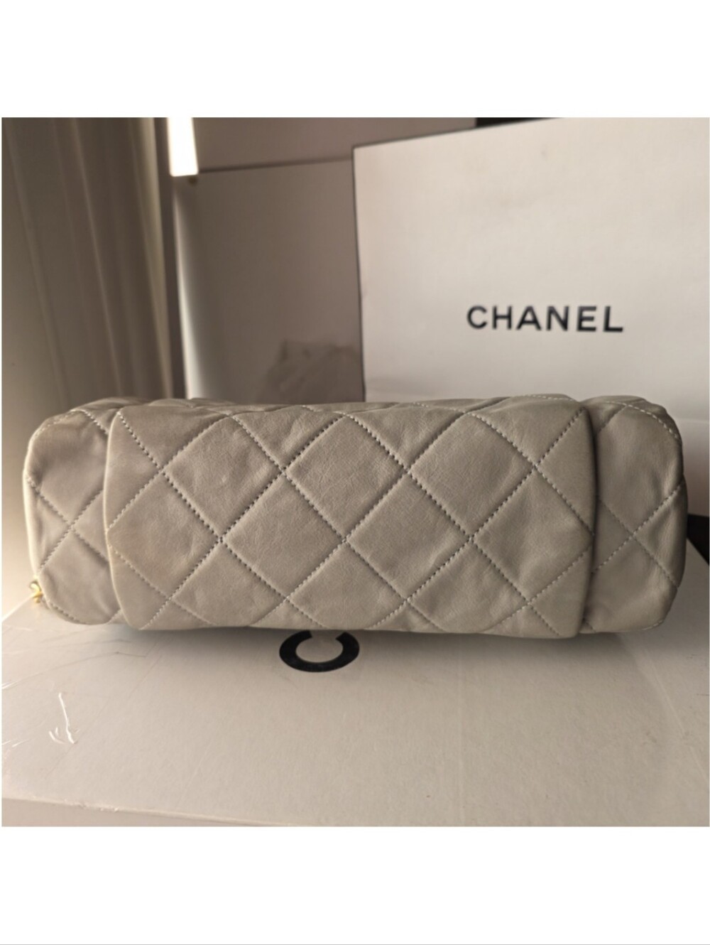 Authentic Chanel Heather Grey Iridescent 'Chic Quilt Bag' Flap - Picture 7 of 14